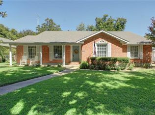 407 Bellevue Dr, Cleburne, TX 76033