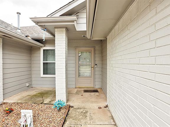 3rd image of 3124 SW 121st St