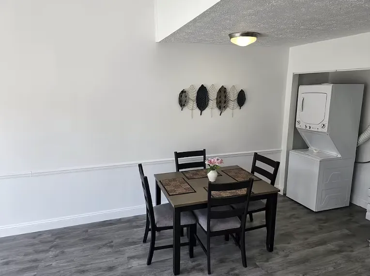 1 bed, 1150 sqft, $1,600 — Photo 3