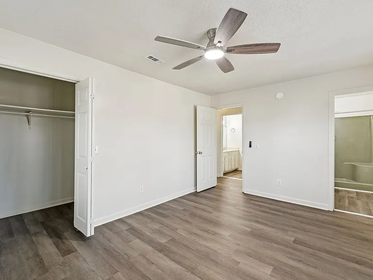 1421 Huntington Dr — Photo 19