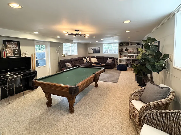 136 Gaywood Rd — Photo 32