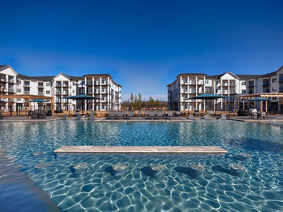 Gateway Village-30