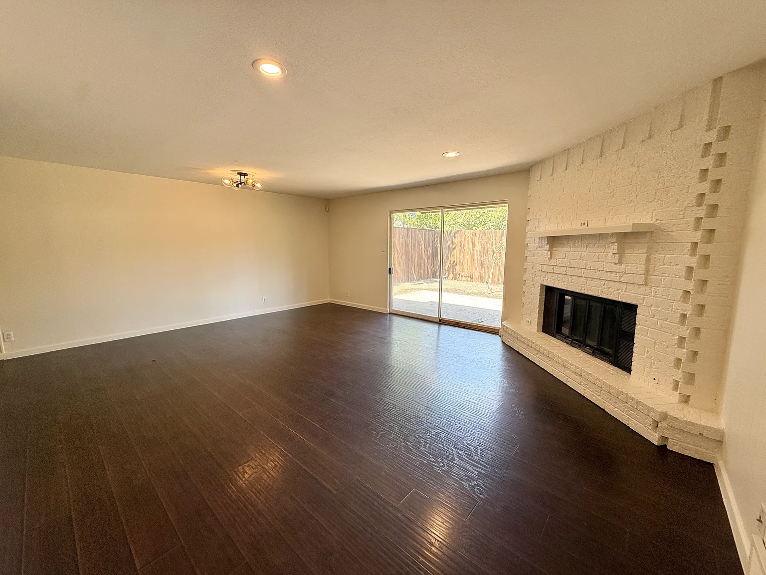 3 bed, 1574 sqft, $2,200 — Photo 4