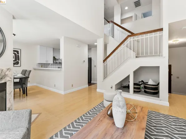 903 Appian Knoll Ct, El Sobrante, CA 94803