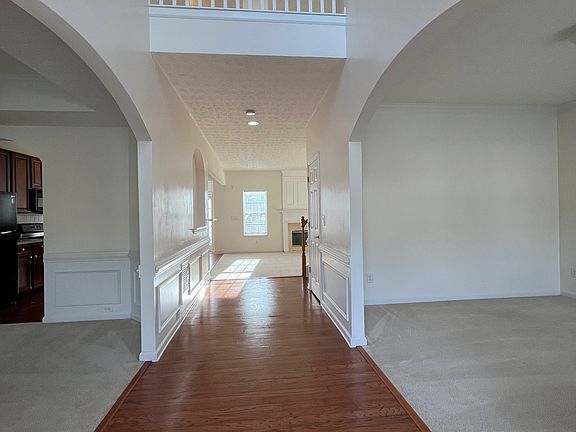 2nd image of 3825 Medlock Park Dr