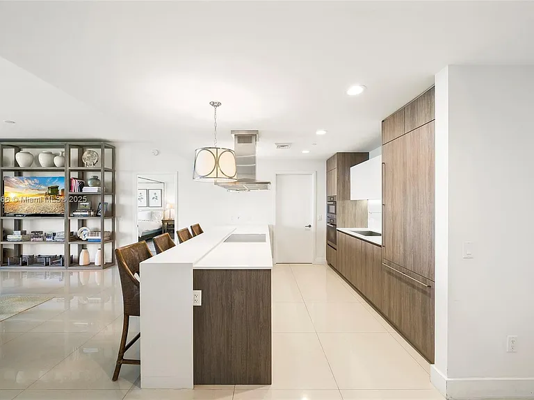 360 Ocean Dr #905S — Photo 7