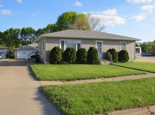 620 13th St SE, Jamestown, ND 58401