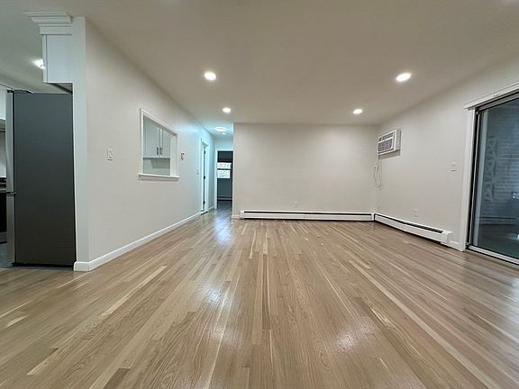2nd image of 52 Jacqueline Rd APT 11