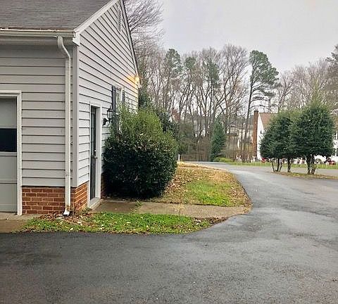 2nd image of 2308 Lancashire Dr