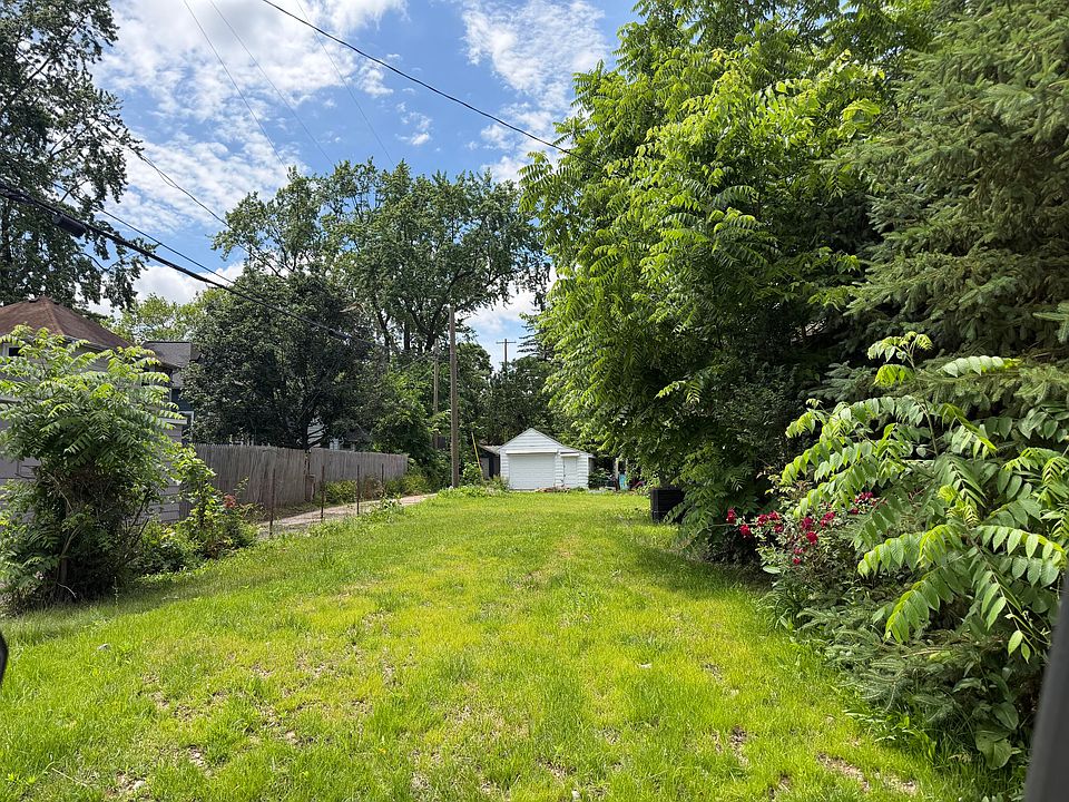 2nd image of 918 Lane Blvd
