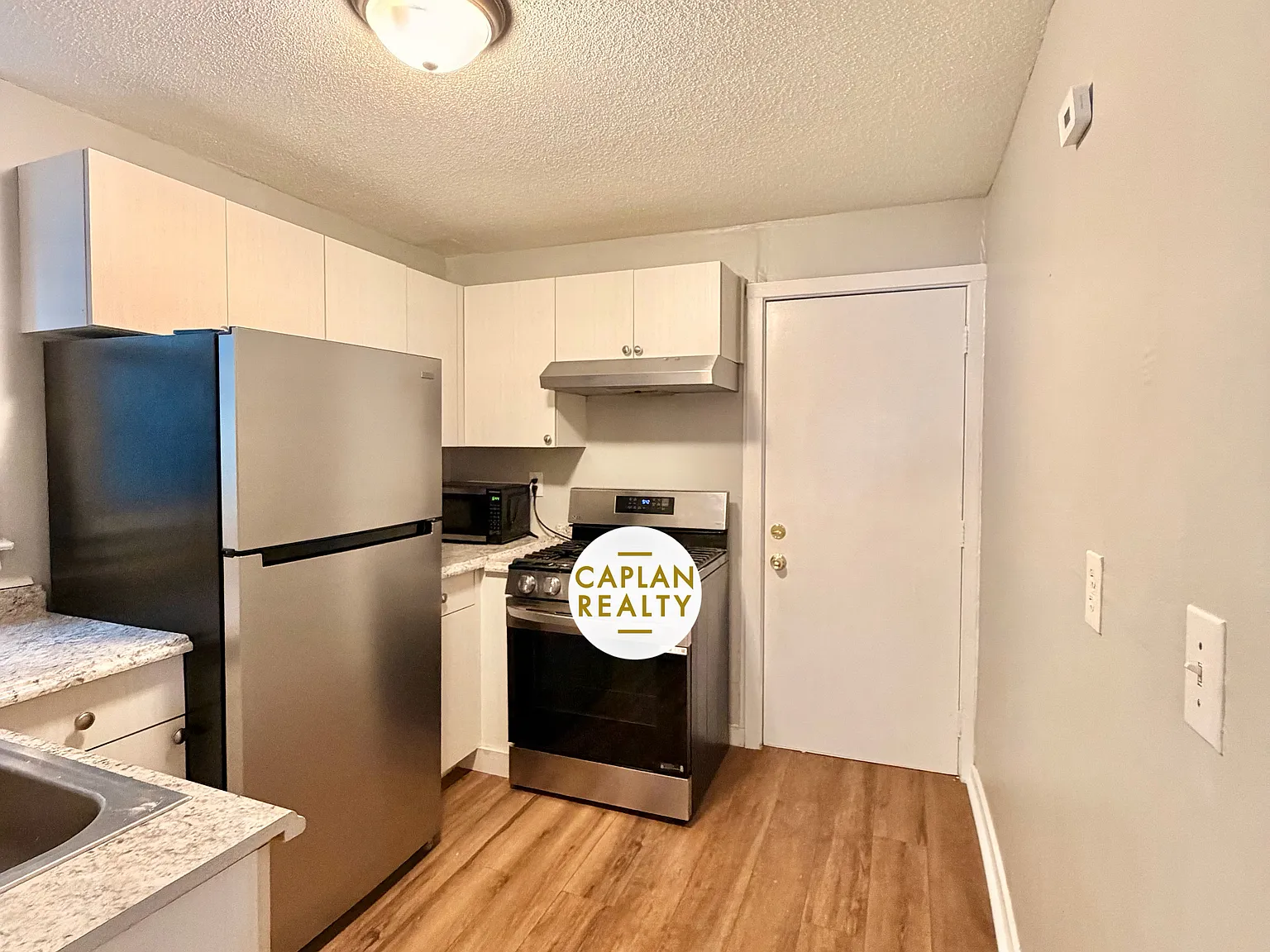 2 bed, 950 sqft, $1,800 — Photo 4