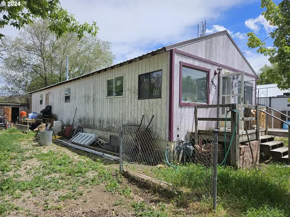 1352 10th St, Baker City, OR 97814