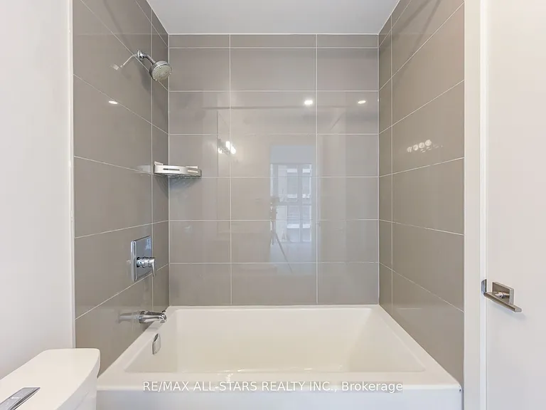609 Avenue Rd #1001 — Photo 11