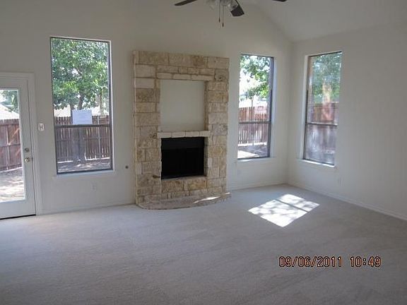 4th image of 1720 Hillside Dr