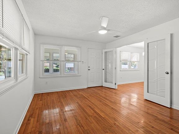 5th image of 162 Lincoln Dr