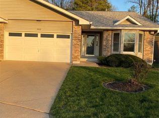 3003 Oakmont Ct #16B, Saint Charles, MO 63301