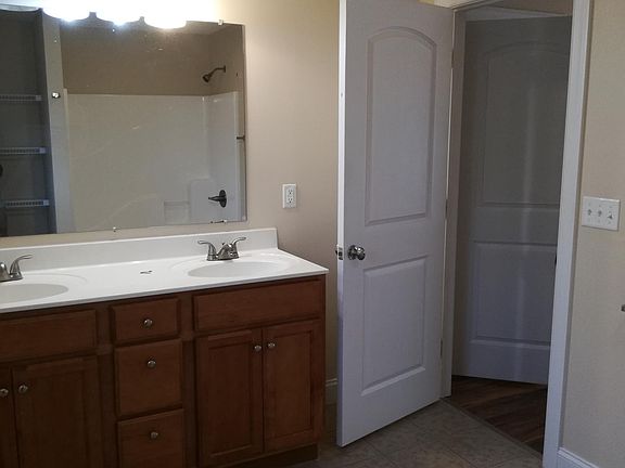 5th image of 72 Brownstone Ln