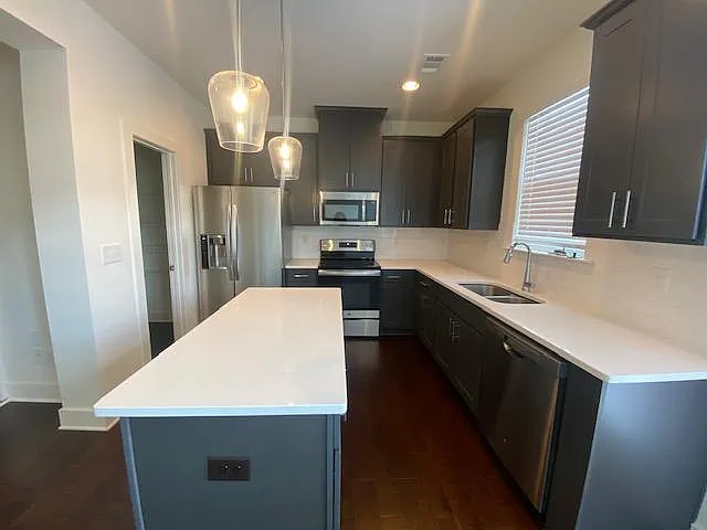104 Auburn Rd — Photo 4