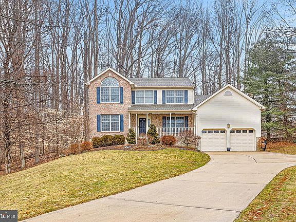 2nd image of 4 Clear Spring Ln