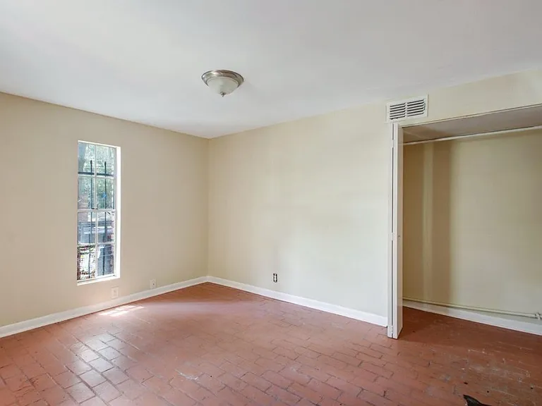 2325 Spring Park Rd #B — Photo 4