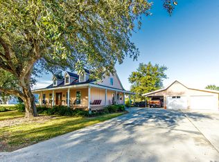 241 Le Village Dr, Larose, LA 70373