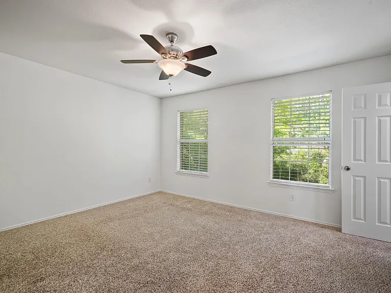 4028 Kyndra Cir — Photo 11