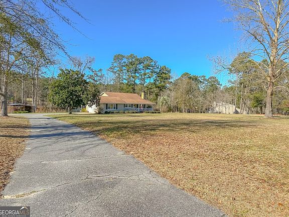 3rd image of 218 Hidden Springs Rd