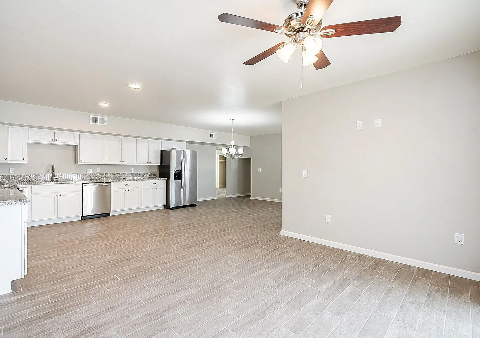 2223 E. Parkway Terrace — Photo 2