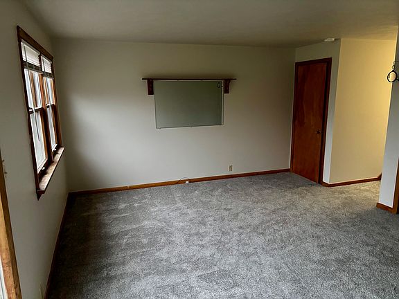 4th image of 390 Northeast St #5