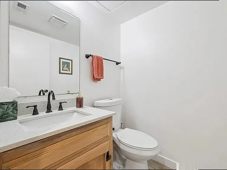 3335 Broad St — Photo 11