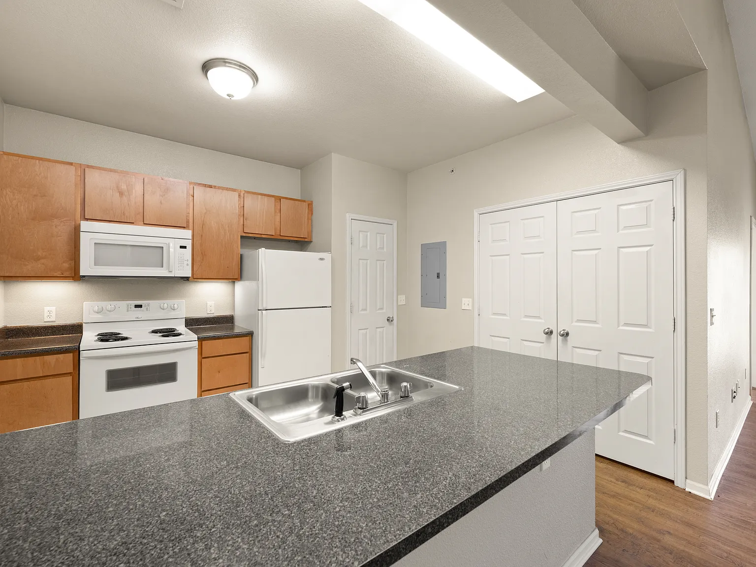 2 bed, 980 sqft, $1,250 — Photo 4