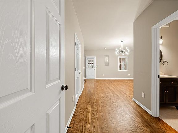 4th image of 2402 Waters Edge Trl