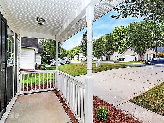 3rd image of 583 Chase Brook Dr