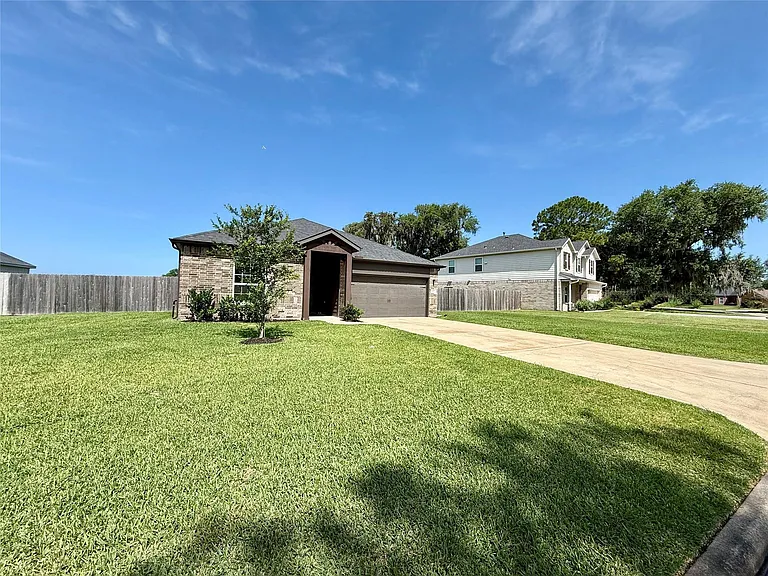 307 Twin Lakes Blvd W — Photo 46