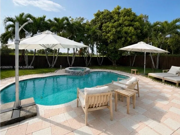 455 S Shore Dr — Photo 1