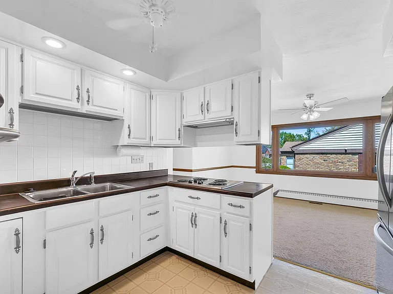 1702 Golfview Dr — Photo 6