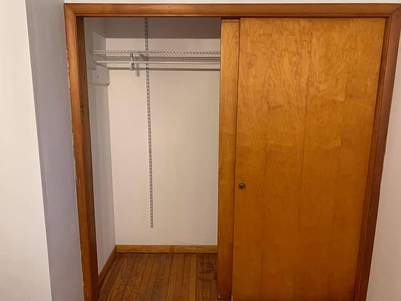 Master beadroom closet