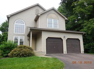 2 Mountain Dr, Selinsgrove, PA 17870