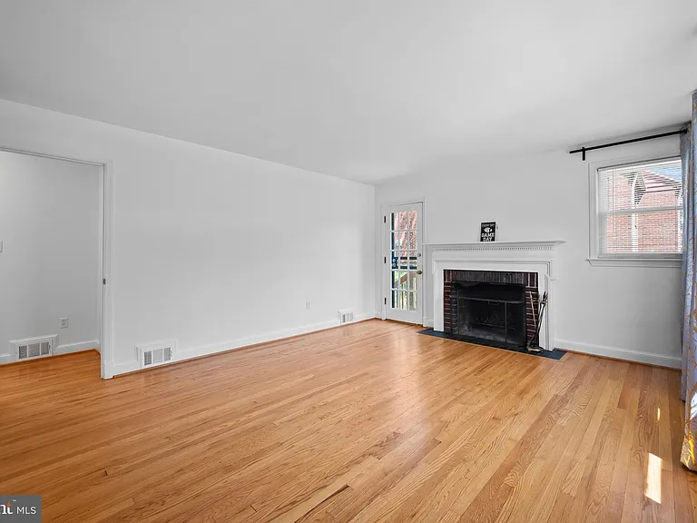 9110 Autoville Dr — Photo 3