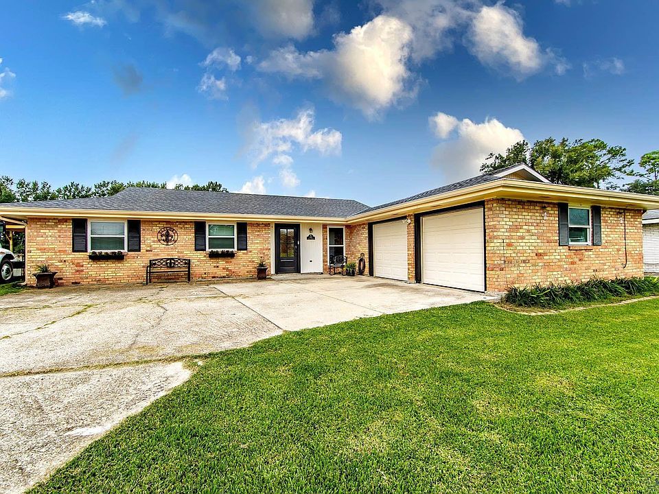 1st image of 171 Alamo Dr