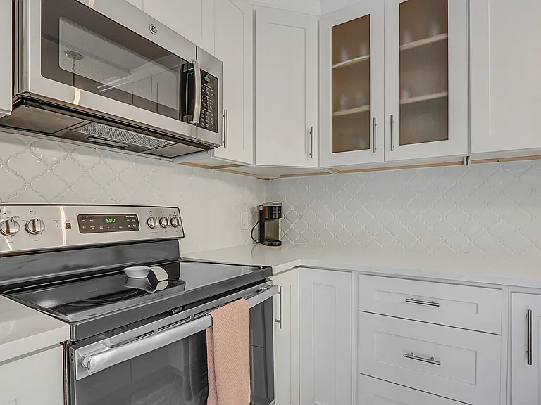 1138 11th Ct — Photo 7