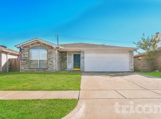 720 Charles City Dr, Arlington, TX 76018