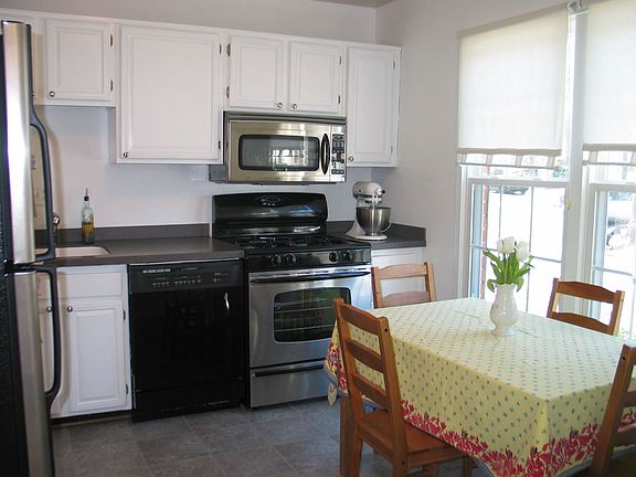 Sunny Upgraded Eat-In Kitchen