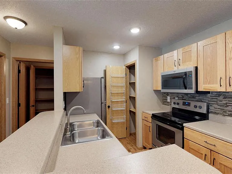 Oakmont Estates — Photo 47