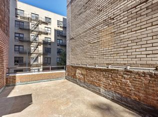 200 E 15th St APT 2M, New York, NY 10003