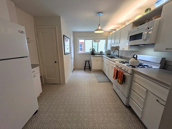 5th image of 2035 E Dayton St #1