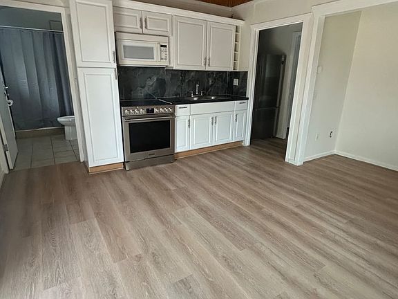 3rd image of 4950 Dunes Cir