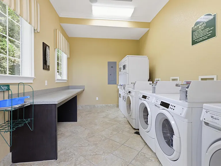 Olive Grove Apartments — Photo 12