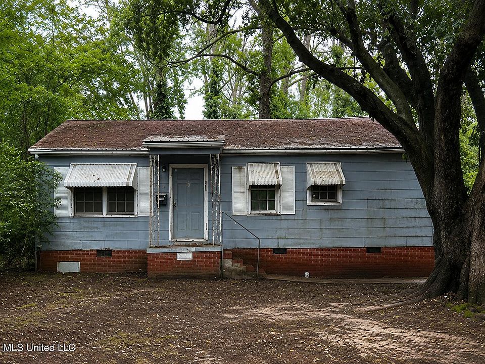 1st image of 984 Winn St