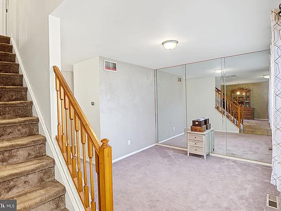 4th image of 43 Wilson Dr
